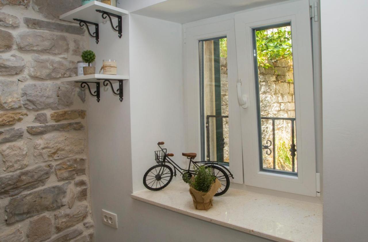 Old Center Stone House
